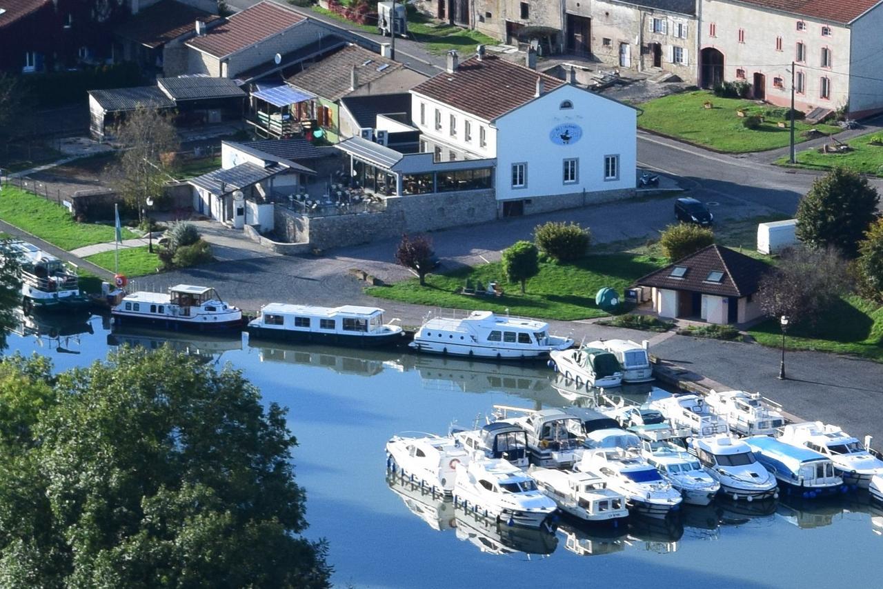 Domaine Du Port Sainte Marie Villa Maizieres-les-Vic Exteriör bild